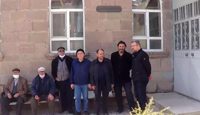 83 yıllık caminin isminin değişmesine cemaatten tepki