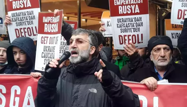 İstanbul'da Rusya Başkonsolosluğu önünde Ukrayna Protestosu