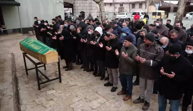 Elazığ'da 5 ay önce öldürülerek gömülen ve ardından cesedi bulunan muhtar, son yolculuğuna uğurlandı