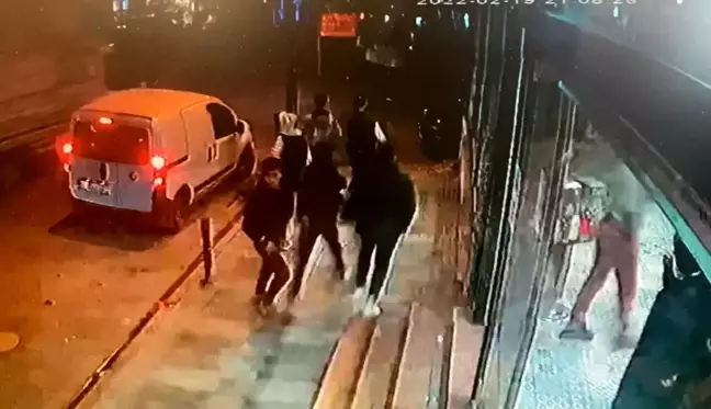 Ümraniye'de motosiklet üstünde pompalı tüfekli saldırı: 2 yaralı