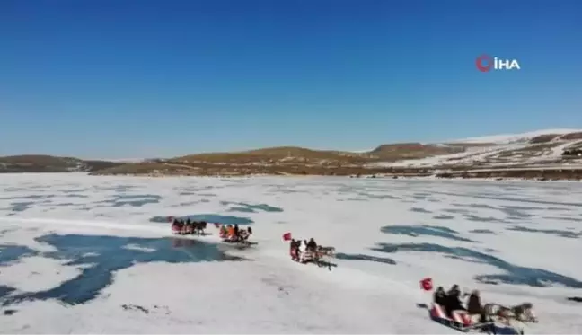 Çıldır Gölü'nde atlı kızaklarla masalsı yolculuk