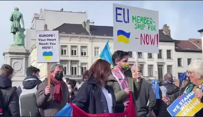 Rusya'nın Ukrayna'ya yönelik saldırısı Brüksel'de protesto edildi