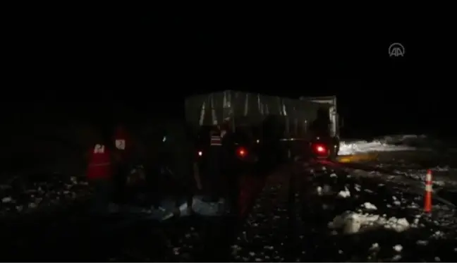 Kar nedeniyle kapanan Muğla-Denizli kara yolu ulaşıma açıldı