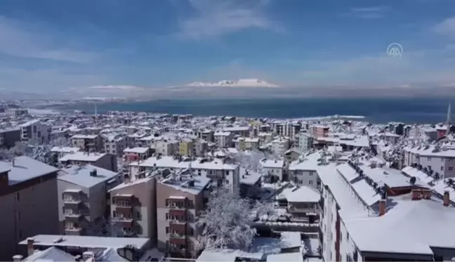 Beyşehir Gölü ve Anamas Dağı'ndaki kar havadan görüntülendi