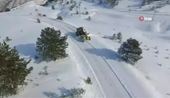 Erzincan'da kar ve tipiden kapanan 89 köy yolu ulaşıma açılıyor