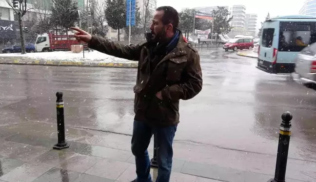 Pendik'te fırından ekmek kasası alırken aracını çaldılar