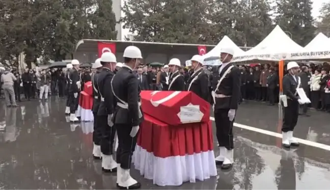 Son dakika haberi! ŞANLIURFA - Şehit polisler Abdullah Yasir Binici ile Cemal Bozkurt için tören düzenlendi (2)