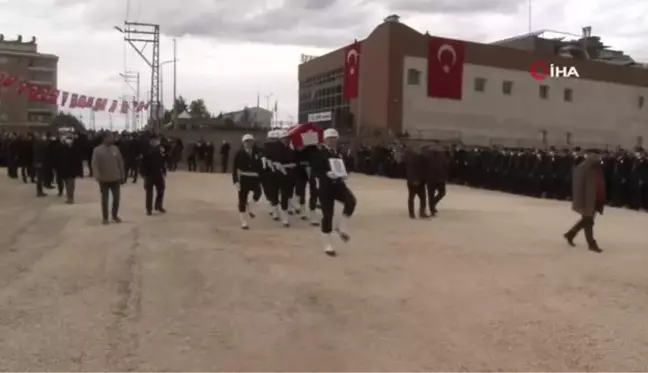 Son dakika haberleri | Şehit polis memuru Cemal Bozkurt memleketi Gaziantep'te son yolculuğuna uğurlanıyor