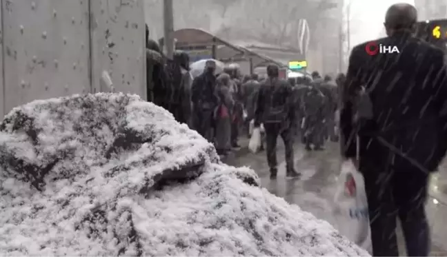 Kar, Elazığ'ı etkisi altına aldı