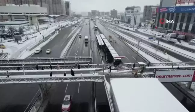 Vatandaş uyarıları dikkate aldı, Cevizlibağ'da trafik sorunsuz aktı