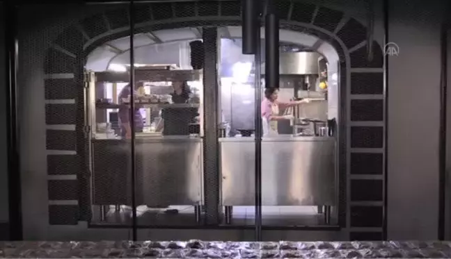 Kiev'deki Türk iş insanı her gün 1000 kadar Ukraynalıya ücretsiz yemek dağıtıyor