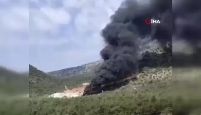 Asfalt malzemesi yüklü tankerde yangın çıktı, dumanı metrelerce uzaktan görüldü