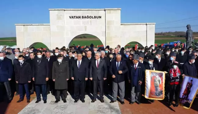 107 yıl önce 'Çanakkale geçilmez' dedirten şehitler dualarla anıldı