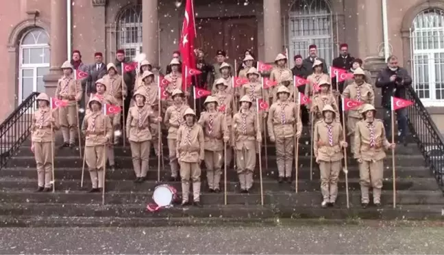 BALIKESİR - Balıkesir Lisesinin şehit izcileri temsili uğurlama töreniyle anıldı