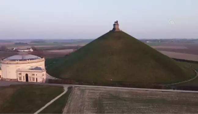 Son dakika gündem: Belçika'nın ve Waterloo Savaşı'nın simgelerinden olan aslan heykeli