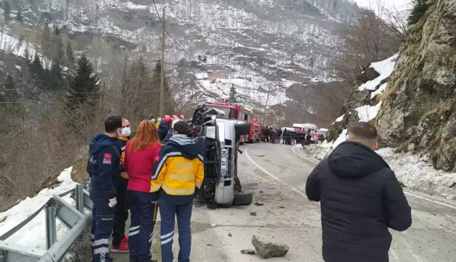 Son dakika haberleri: Trabzon'da kamyonetin üzerine kaya düşmesi sonucu 4 kişi öldü (2)