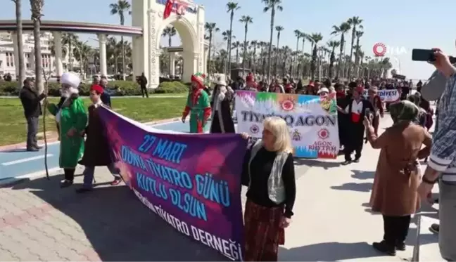 Mersin'de 'Dünya Tiyatro Günü' kutlandı