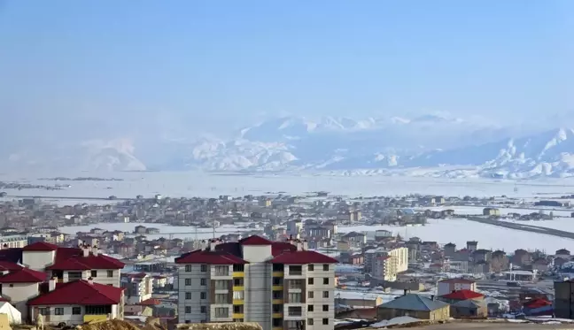 Kar altında güzelleşen Yüksekova