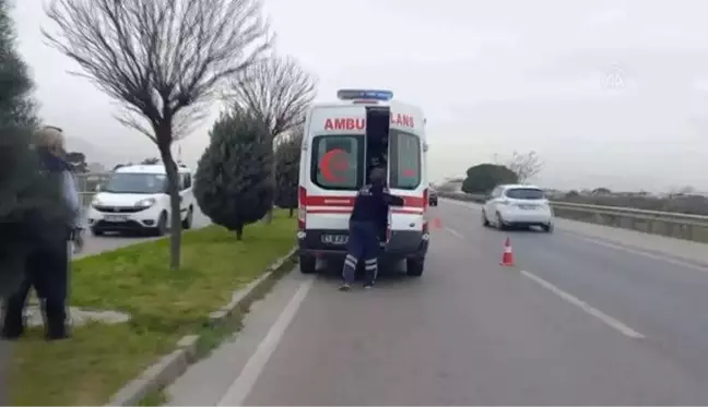 Tıra çarpan otomobildeki 2 kişi yaralandı