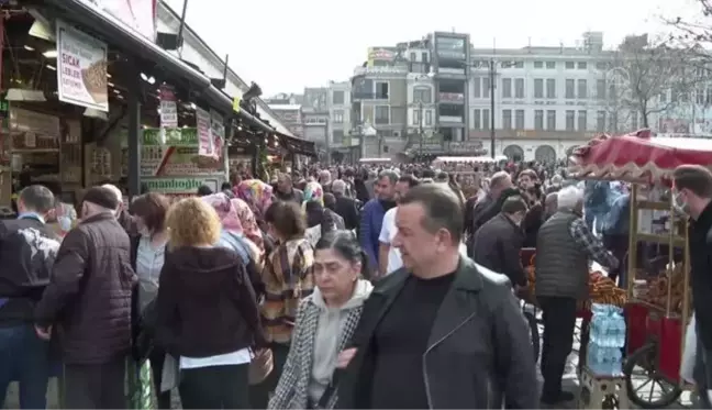 Alışveriş bölgelerinde ramazan hareketliliği yaşanıyor