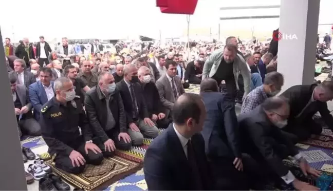 Gölcük Yeni Sanayi Camii ibadete açıldı