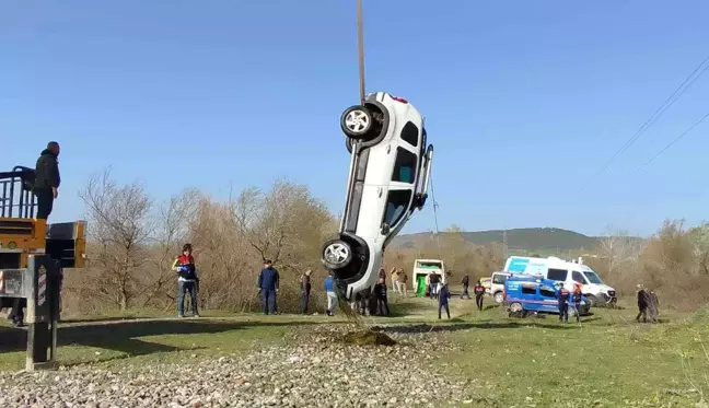 Bursa'da gölete uçan araçtan cansız bedeni çıkarıldı