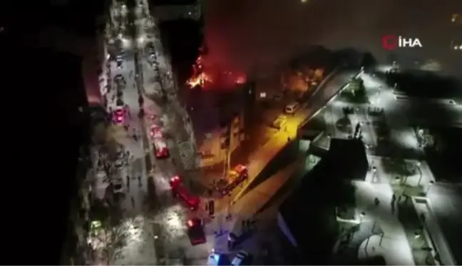 Elazığ'da geceyi gündüze çeviren bina yangını, onlarca insan tahliye edildi