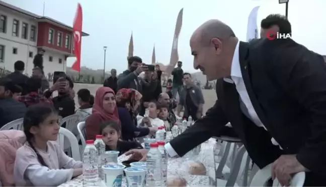 Mardin Valisi Demirtaş, iftarda vatandaşlarla bir araya geldi