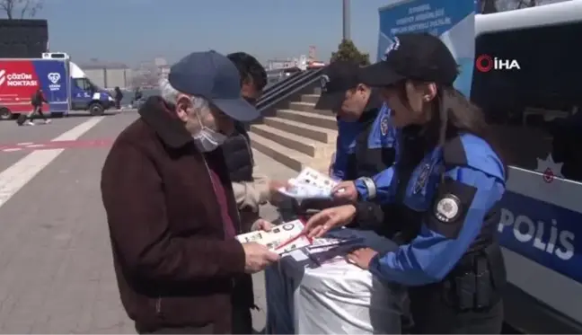 Son dakika... Polisler, KADES, UYUMA ve HAYDİ mobil uygulamalarını vatandaşlara tanıttı