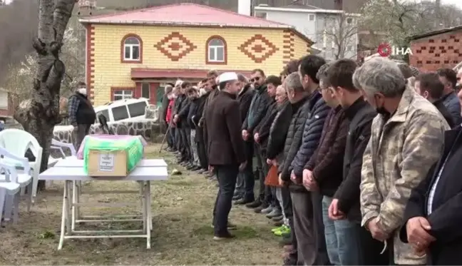 Anneye acı veda... Kocası tarafından öldürülen kadın toprağa verildi