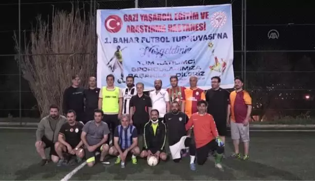 DİYARBAKIR - Sağlık çalışanları salgın döneminde yaşadıkları stresi futbolla aşıyor