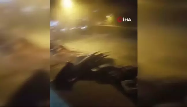 Artvin'de şiddetli rüzgar çatıları böyle uçurdu
