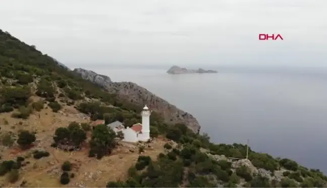 GELİDONYA FENERİ ÇÖPLÜĞE DÖNDÜ