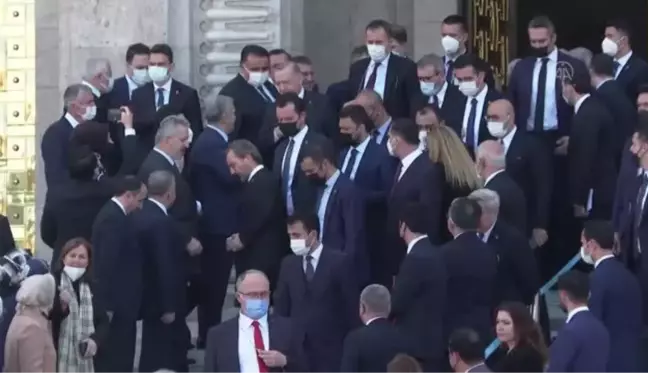 Cumhurbaşkanı Erdoğan, Meclis'ten ayrıldı