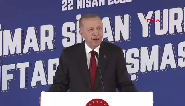 Cumhurbaşkanı Erdoğan öğrenci yurdunda iftar yaptı (1)