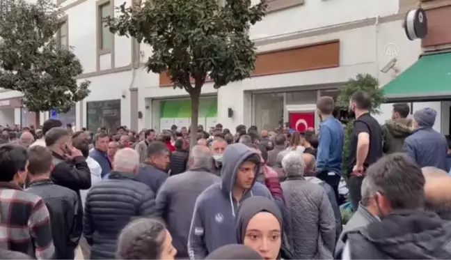 Son Dakika | Maskeli saldırganlar 1'i çocuk 2 kişiyi silahla yaraladı