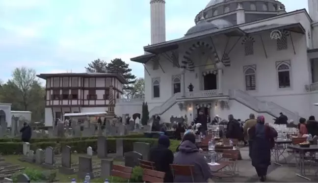 Uluslararası Demokratlar Birliği Berlin'de iftar verdi