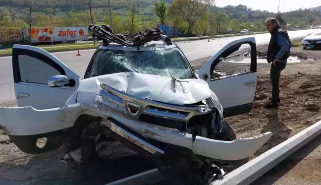 Cenazeden dönen muhtar ve eşi kazada hastanelik oldu