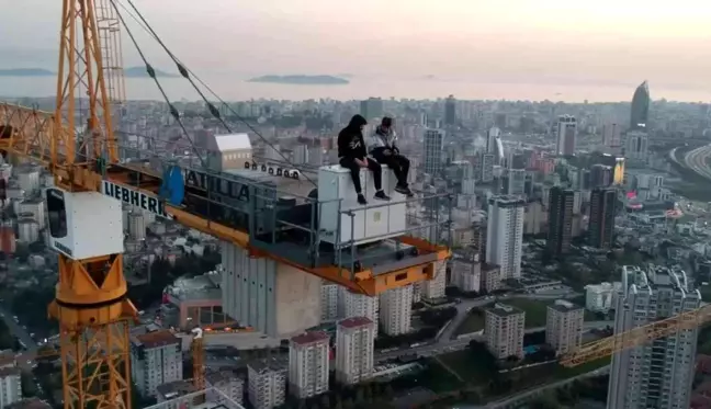 Ataşehir'de 200 metre yüksekte vinç üzerinde iftar