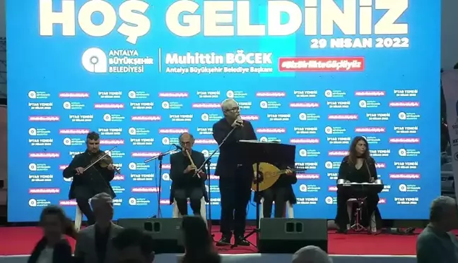 Antalya Büyükşehir Belediye Başkanı Böcek Belediye Personeli ile İftarda Buluştu