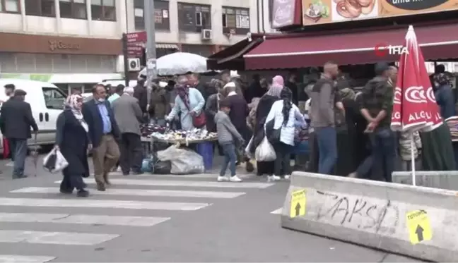 Ankara'nın geleneksel alışveriş merkezi Ulus bu Bayram da Ankaralıların tercihi oldu