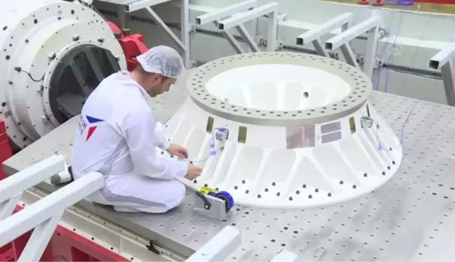 Bakan Varank, TÜRKSAT 6A'yı inceledi