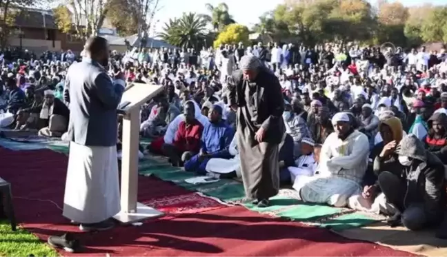 JOHANNESBURG - Güney Afrika'da Ramazan Bayramı namazı