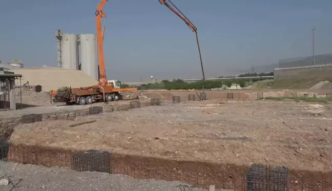 Naldöken Pazaryeri'nin Temel Betonu Döküldü