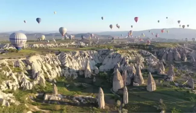 Kapadokya'da balon turlarına katılımda rekor bekleniyor