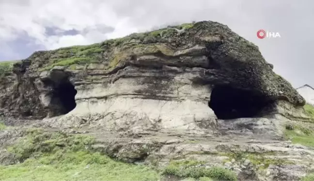 Gözü andıran mağara doğaseverlerin ilgi odağı oldu