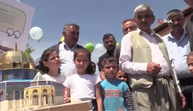 Şırnak'ta öğrenciler halaylar eşliğinde projelerini sergiledi