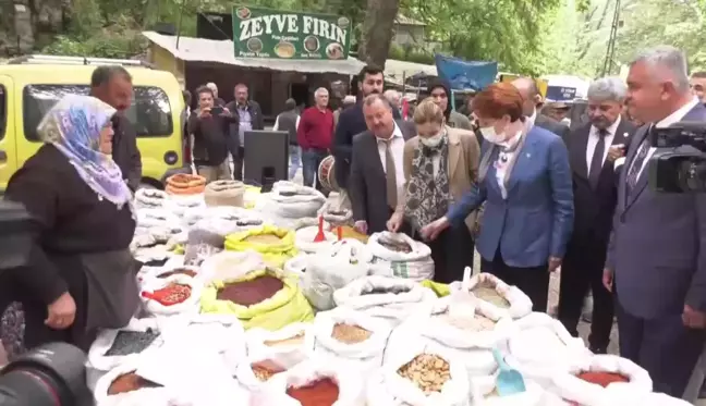 Tarihi Zeyve Pazarı'nda Esnafla Sohbet Eden Akşener: