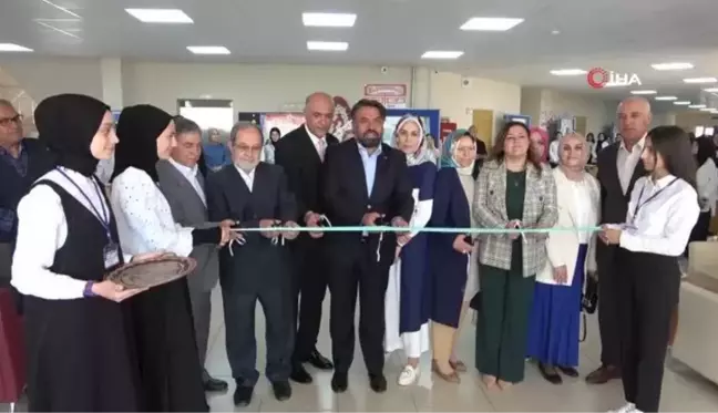 Kız İmam Hatip Lisesi öğrencileri projelerini sergiledi