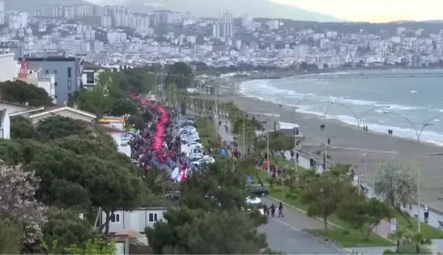 1919 metrelik Türk bayrağıyla yürüyüş yapıldı